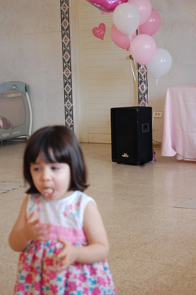 Photograph of child eating by Jennifer Kaplan